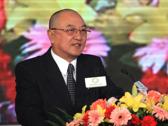 中國(guó)企業(yè)家俱樂(lè)部理事長(zhǎng)、聯(lián)想控股有限公司董事長(zhǎng)兼總裁、聯(lián)想集團(tuán)董事局主席柳傳志發(fā)言（新浪財(cái)經(jīng) 陳鑫 攝）