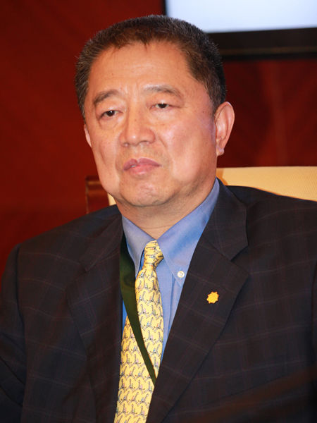 “2014綠公司年會(huì)”于4月20日-22日在廣西南寧舉行。上圖為建業(yè)地產(chǎn)股份有限公司董事局主席胡葆森。(圖片來(lái)源：新浪財(cái)經(jīng) 梁斌 攝)