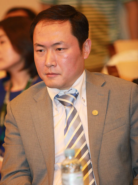 “2014綠公司年會”于4月20日-22日在廣西南寧舉行。上圖為北京大學(xué)創(chuàng)新研究院執(zhí)行院長、管理科學(xué)與工程教授蔡劍。(圖片來源：新浪財經(jīng) 梁斌 攝)