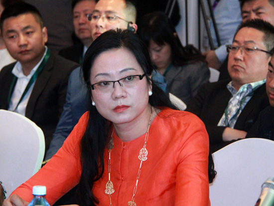 依文集團董事長夏華