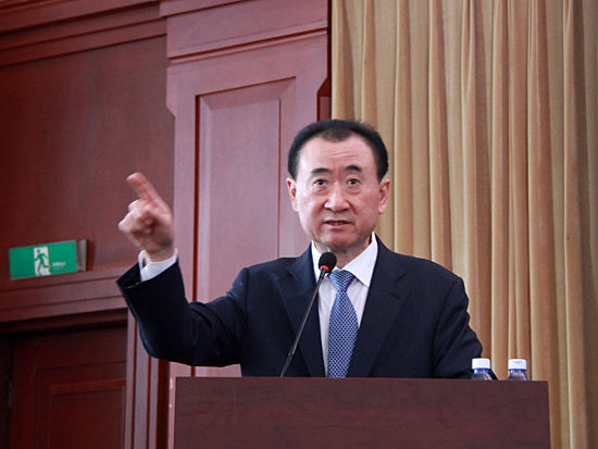 “2015中國綠公司年會(huì)”于4月20日-21日在沈陽舉行。上圖為萬達(dá)集團(tuán)股份有限公司董事長王健林。（圖片來源：新浪財(cái)經(jīng) 劉海偉 攝）