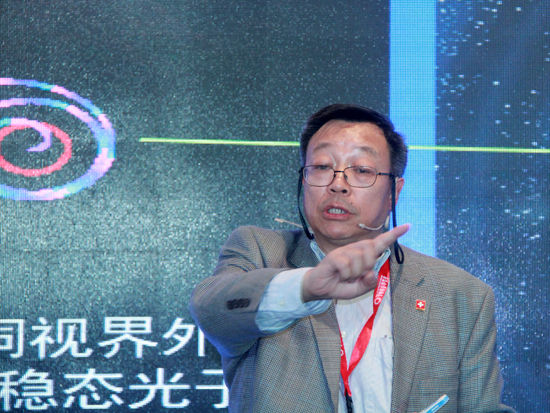 “2015中國(guó)綠公司年會(huì)”于4月20-22日在沈陽(yáng)召開。上圖為中國(guó)科學(xué)院高能物理研究所研究員、中國(guó)科學(xué)院粒子天體物理重點(diǎn)實(shí)驗(yàn)室主任張雙南。（圖片來(lái)源：新浪財(cái)經(jīng) 劉海偉 攝）