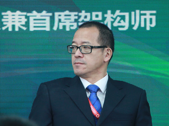 “2015中國綠公司年會”于4月20日-21日在沈陽舉行。上圖為新東方教育科技(集團)有限公司董事長兼首席執(zhí)行官俞敏洪。(圖片來源：新浪財經 劉海偉 攝)
