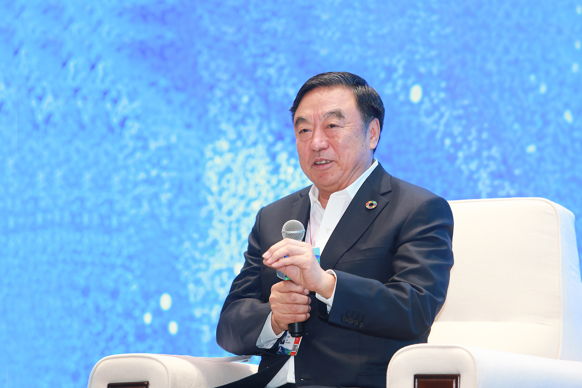中國企業(yè)家俱樂部理事長、原招商銀行行長馬蔚華